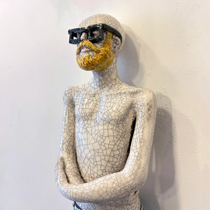 Gente com escamas | Escultura de Parede em Cerâmica | Álvaro Santos