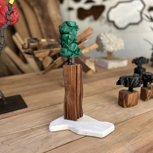 Escultura da coleção "Árvore e Solo"