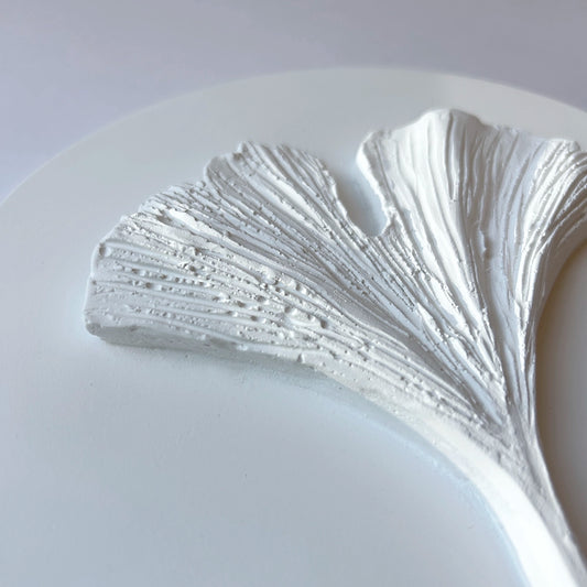 Folhinha Ginkgo Biloba | Escultura de Parede em Gesso | Iva Viana
